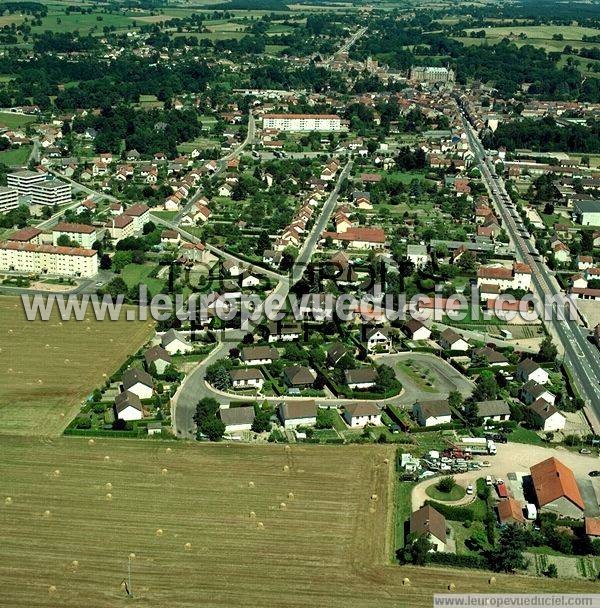 Photo aérienne de Lapalisse