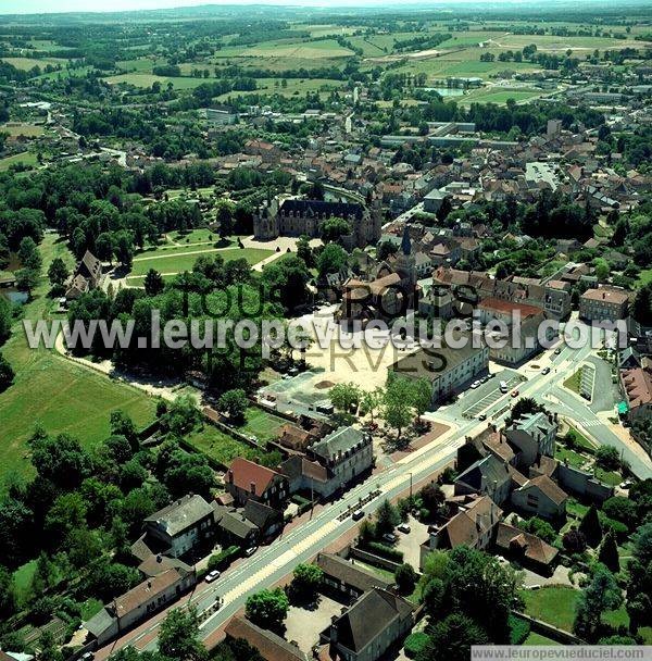 Photo aérienne de Lapalisse