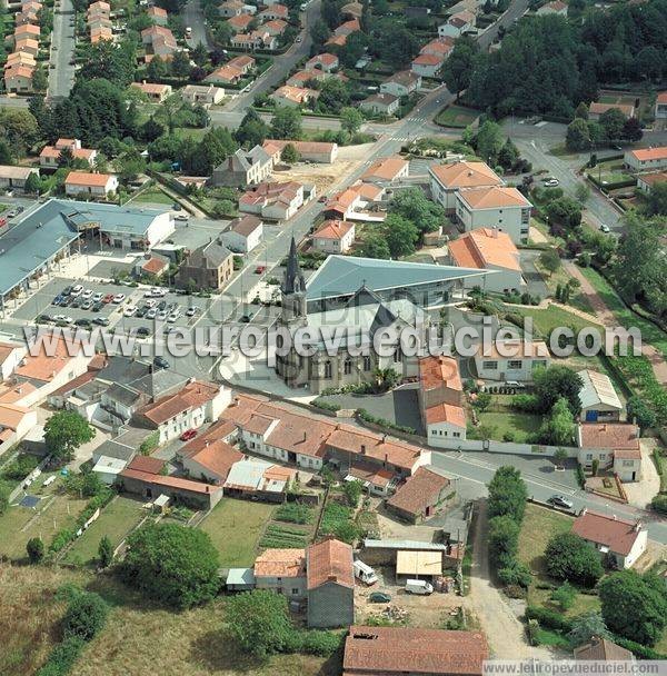 Photo aérienne de Mouilleron-le-Captif