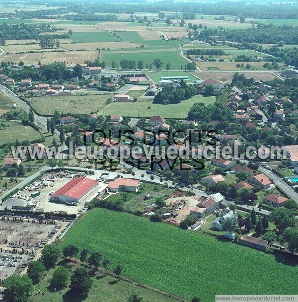 Photo aérienne de Maringues