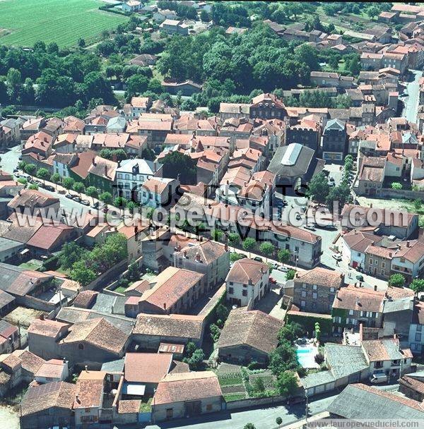 Photo aérienne de Maringues