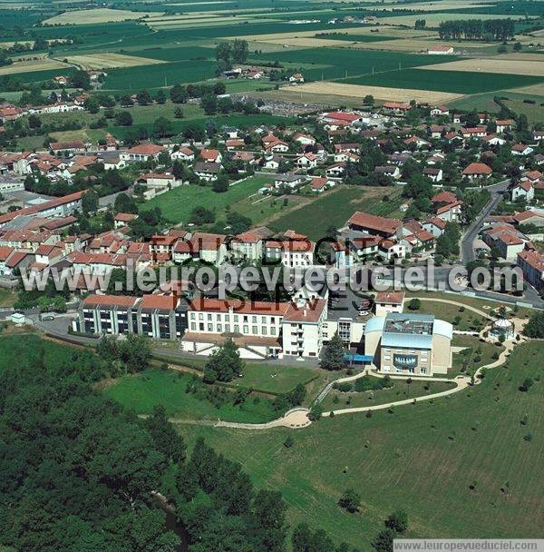 Photo aérienne de Maringues