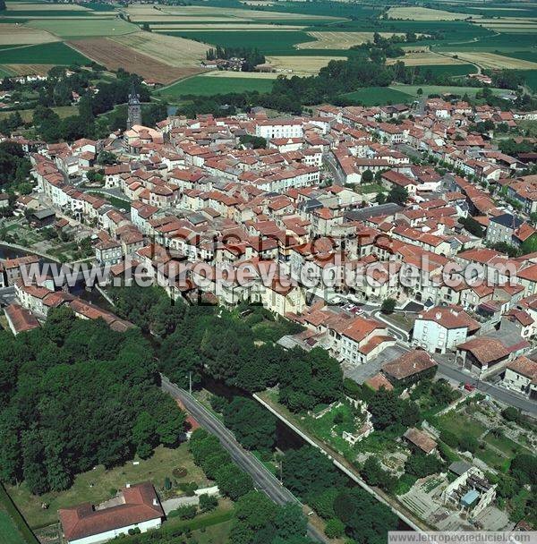 Photo aérienne de Maringues