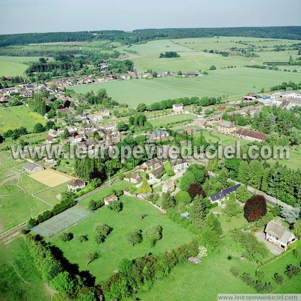 Photo aérienne de Autheuil-Authouillet