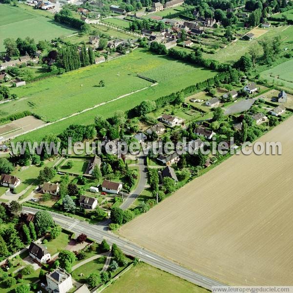 Photo aérienne de Autheuil-Authouillet