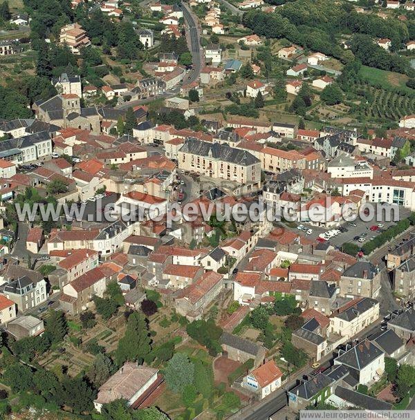 Photo aérienne de Pouzauges