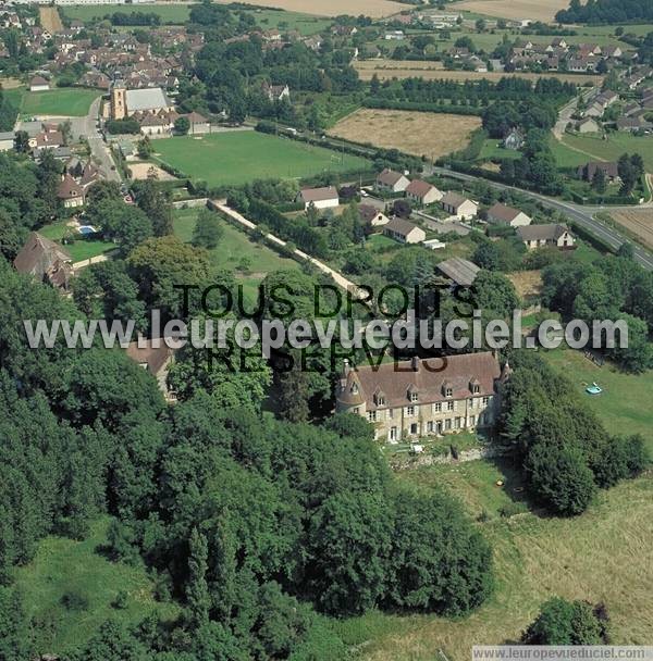 Photo aérienne de Belhomert-Guhouville