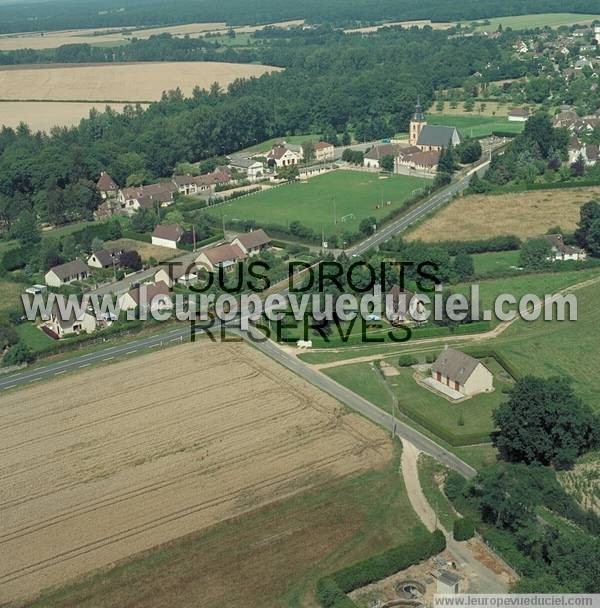 Photo aérienne de Belhomert-Guhouville