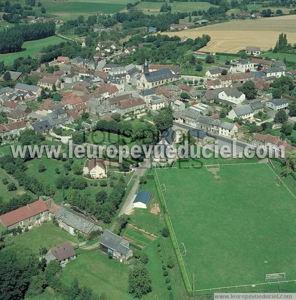 Photo aérienne de Bazoches-sur-Hone