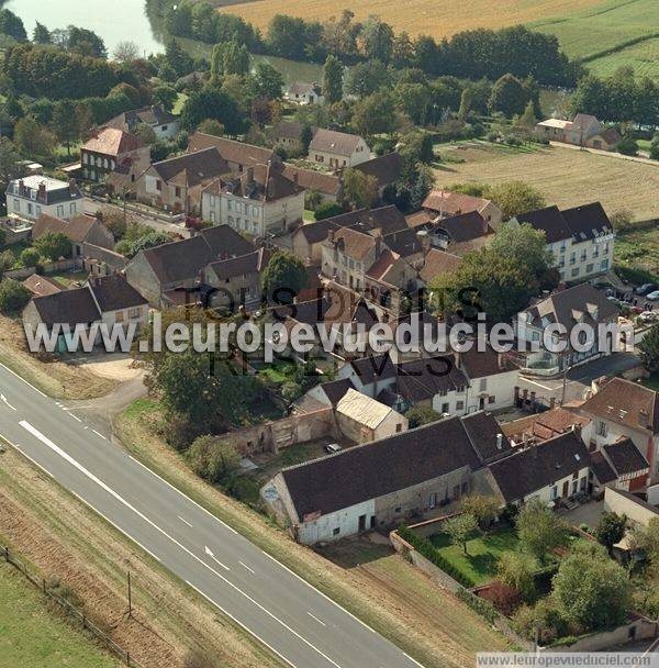 Photo aérienne de Villevallier