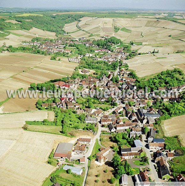 Photo aérienne de Bué