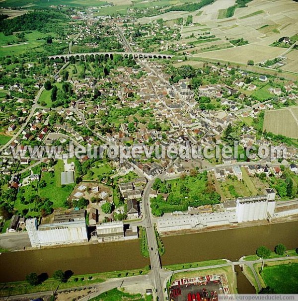 Photo aérienne de Saint-Satur