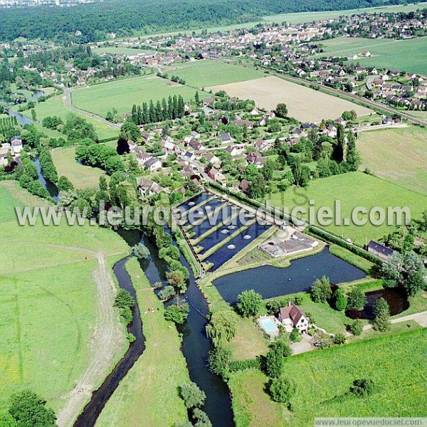 Photo aérienne de Arnières-sur-Iton
