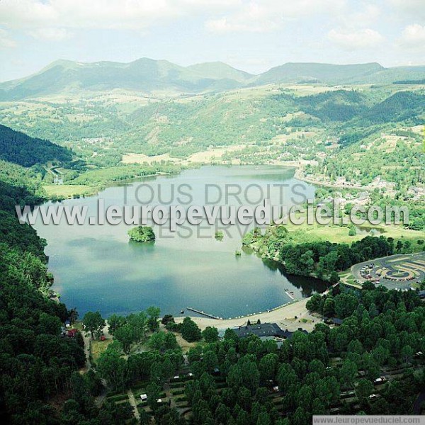 Photo aérienne de Chambon-sur-Lac