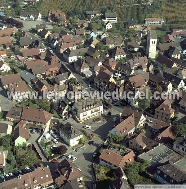 Photo aérienne de Mittelwihr