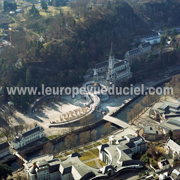 Photo aérienne de Lourdes