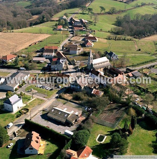 Photo aérienne de Cescau