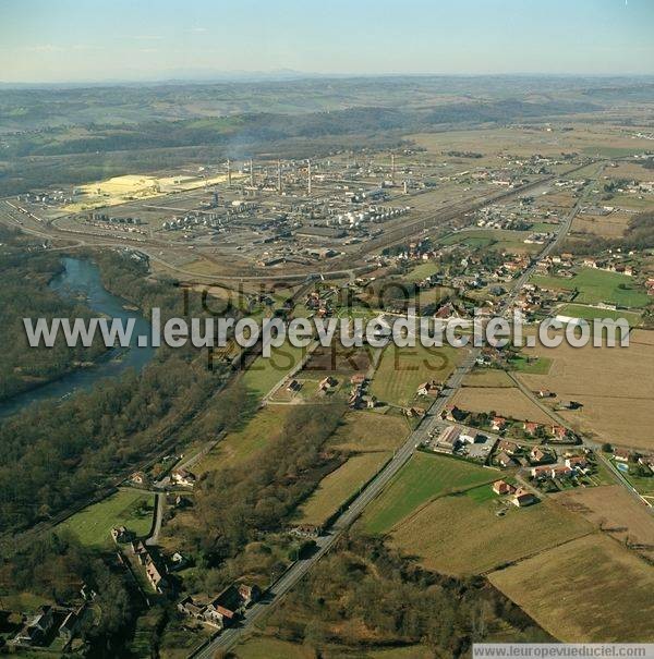 Photo aérienne de Lacq