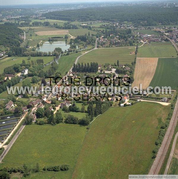 Photo aérienne de Arnires-sur-Iton