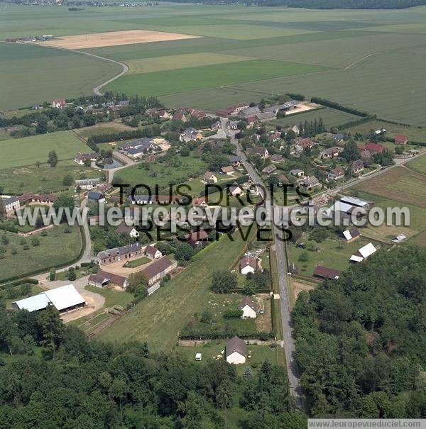 Photo aérienne de Sylvains-les-Moulins