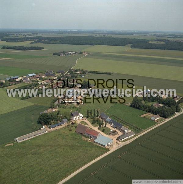 Photo aérienne de Sylvains-les-Moulins