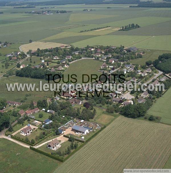 Photo aérienne de Sylvains-les-Moulins