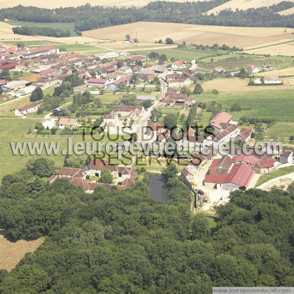 Photo aérienne de Bernouil