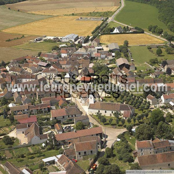 Photo aérienne de Lichres-prs-Aigremont