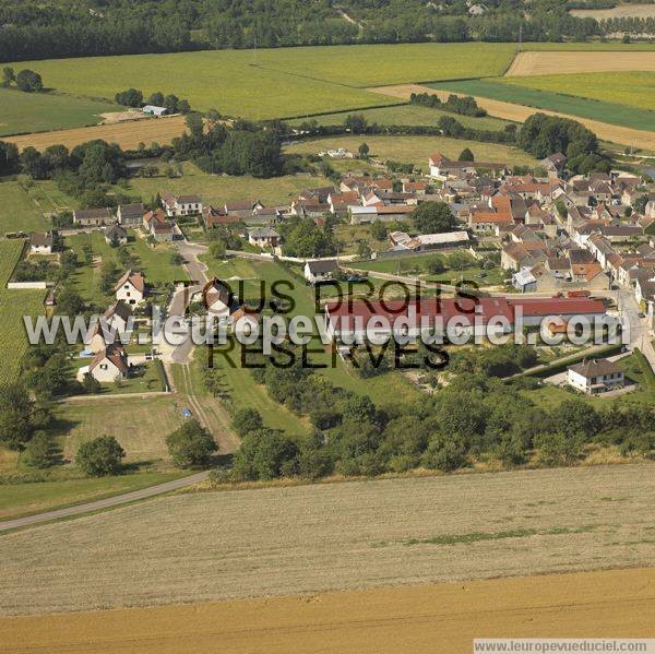 Photo aérienne de Pacy-sur-Armanon