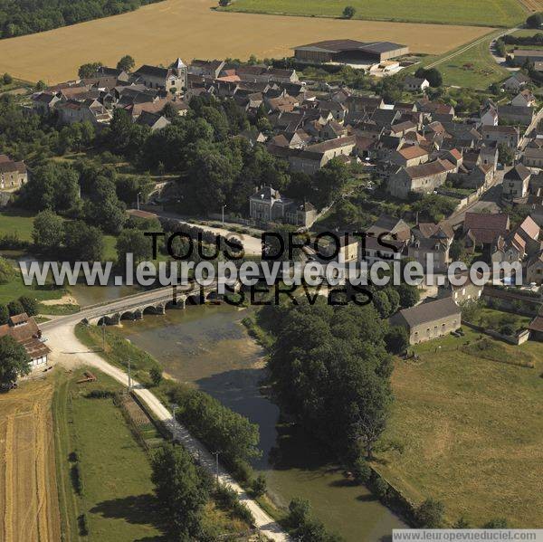 Photo aérienne de Pacy-sur-Armançon