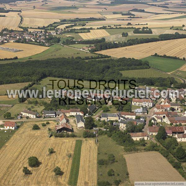 Photo aérienne de Sougres-en-Puisaye