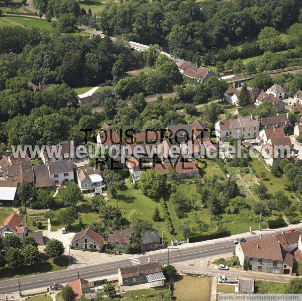 Photo aérienne de Voutenay-sur-Cure