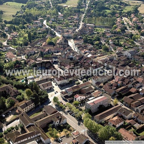 Photo aérienne de Nogaro