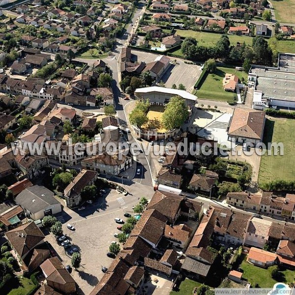 Photo aérienne de Nogaro