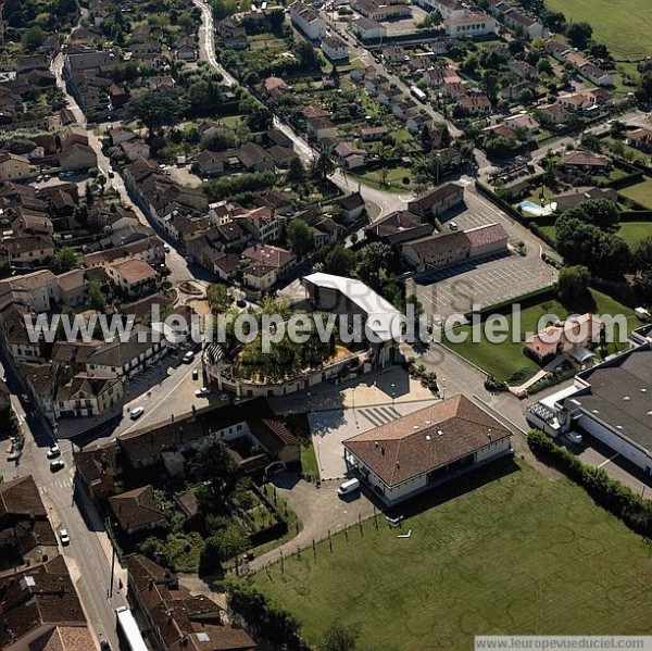 Photo aérienne de Nogaro