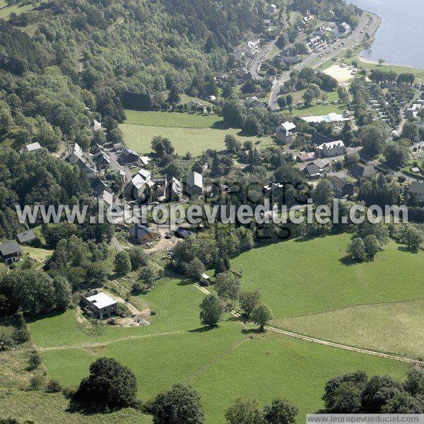 Photo aérienne de Chambon-sur-Lac