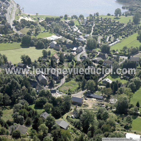 Photo aérienne de Chambon-sur-Lac