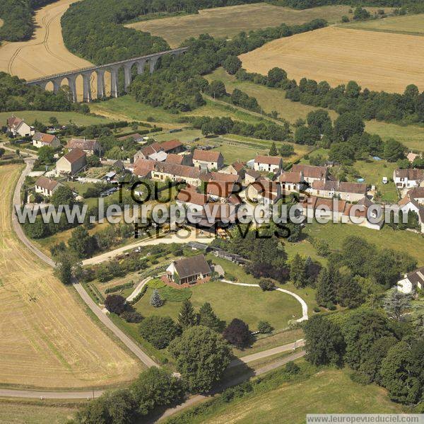 Photo aérienne de Druyes-les-Belles-Fontaines