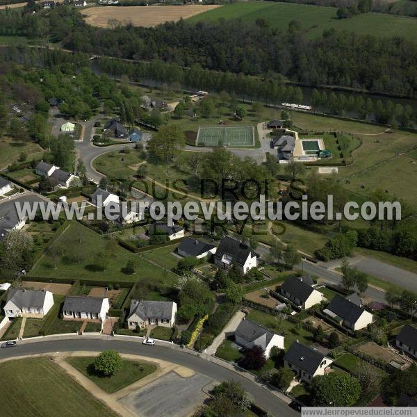 Photo aérienne de Ambrires-les-Valles