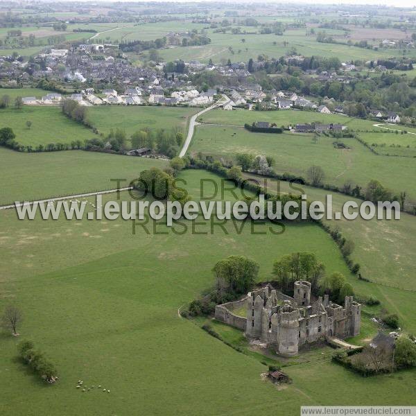 Photo aérienne de Lassay-les-Chteaux