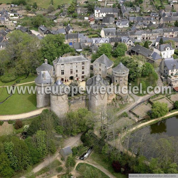 Photo aérienne de Lassay-les-Chteaux