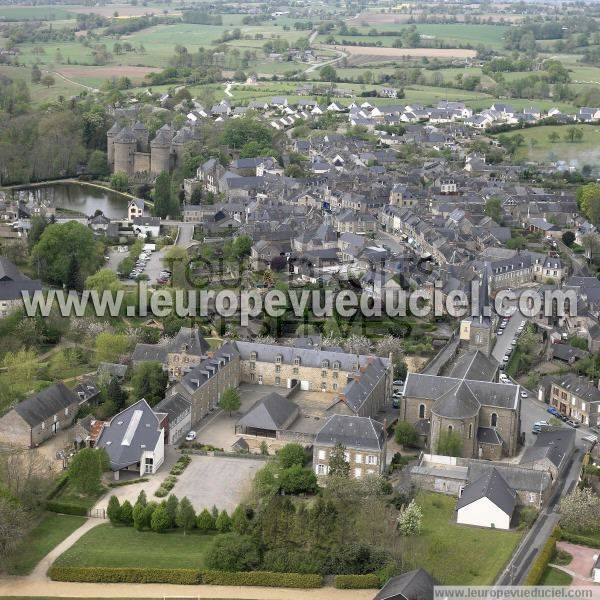 Photo aérienne de Lassay-les-Chteaux