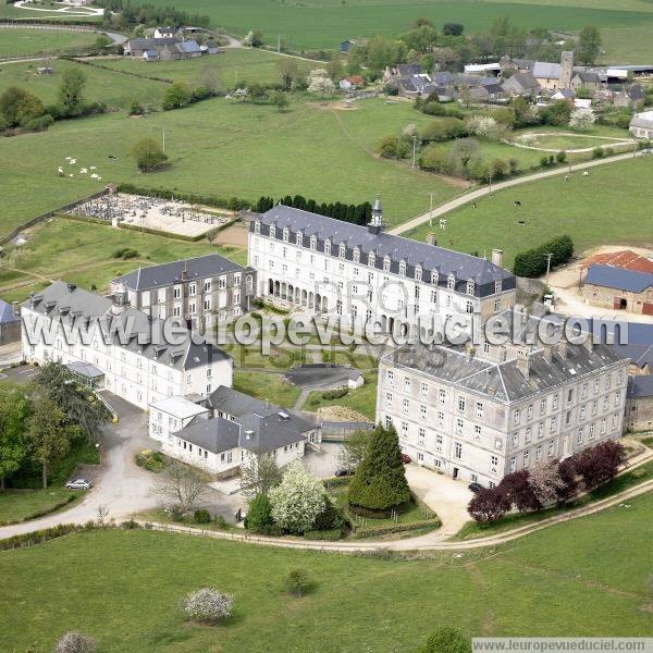 Photo aérienne de Lassay-les-Chteaux