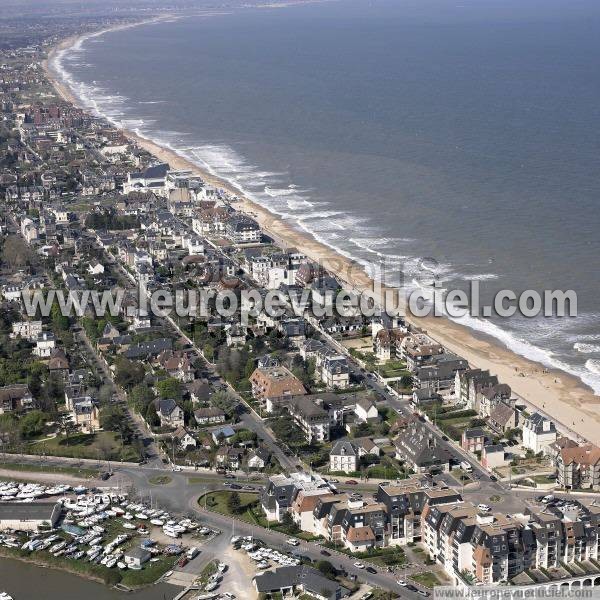 Photo aérienne de Cabourg