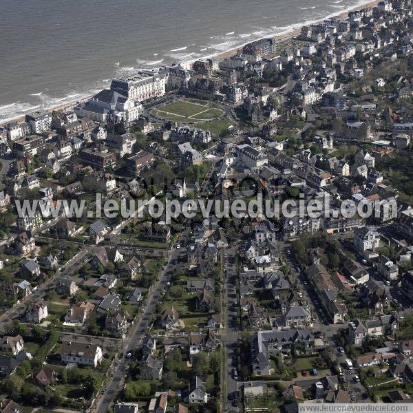 Photo aérienne de Cabourg