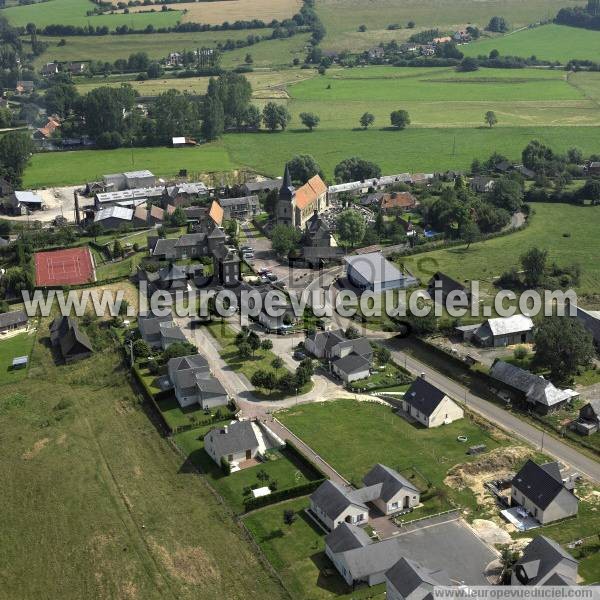 Photo aérienne de Neuville-Ferrires