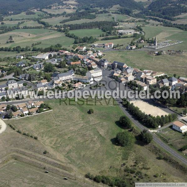 Photo aérienne de Ruynes-en-Margeride