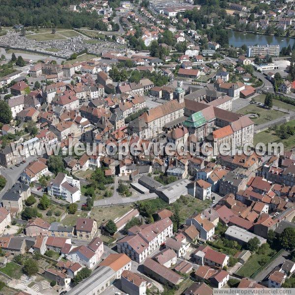 Photo aérienne de Luxeuil-les-Bains