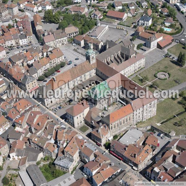 Photo aérienne de Luxeuil-les-Bains