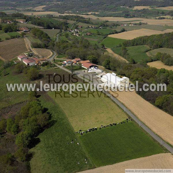 Photo aérienne de Aurions-Idernes